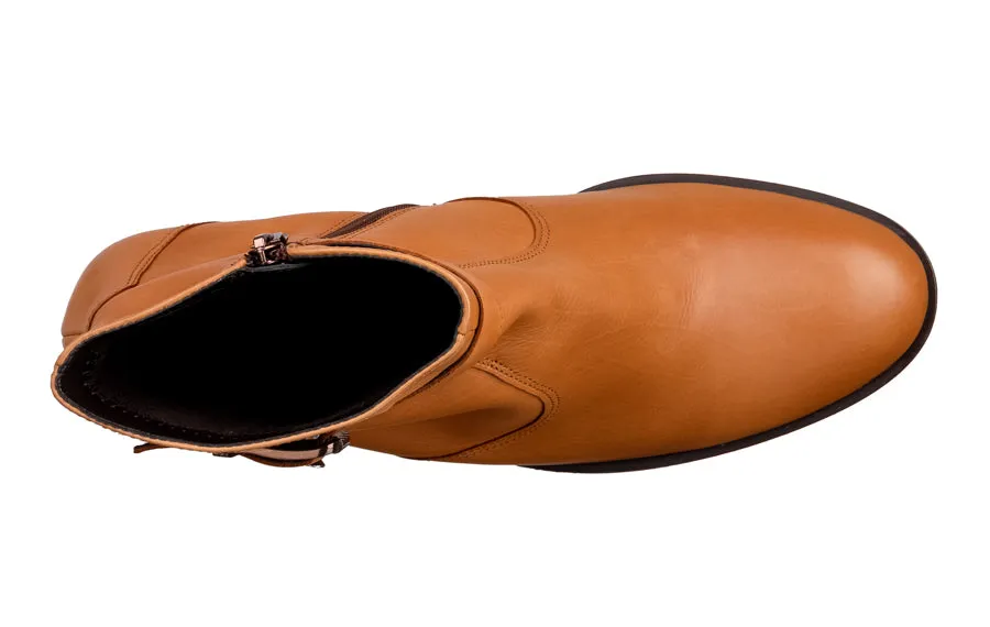 Ara Berlin Brown