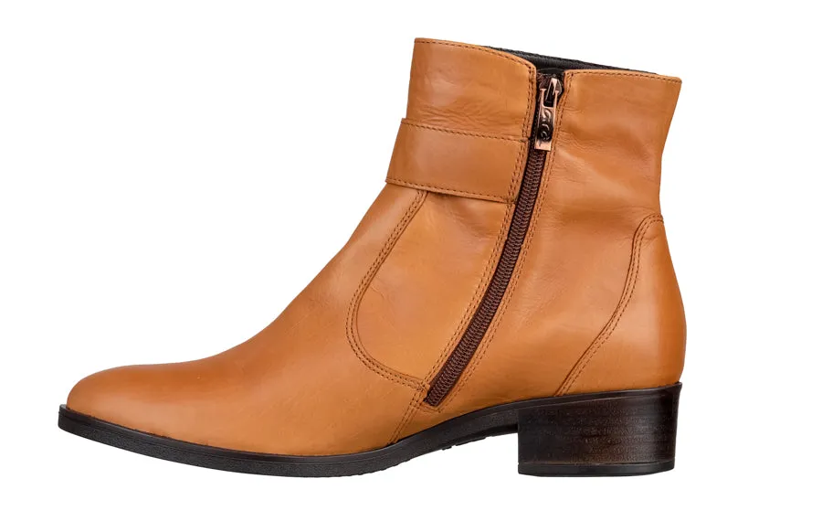 Ara Berlin Brown