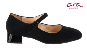 Ara Figurine Black