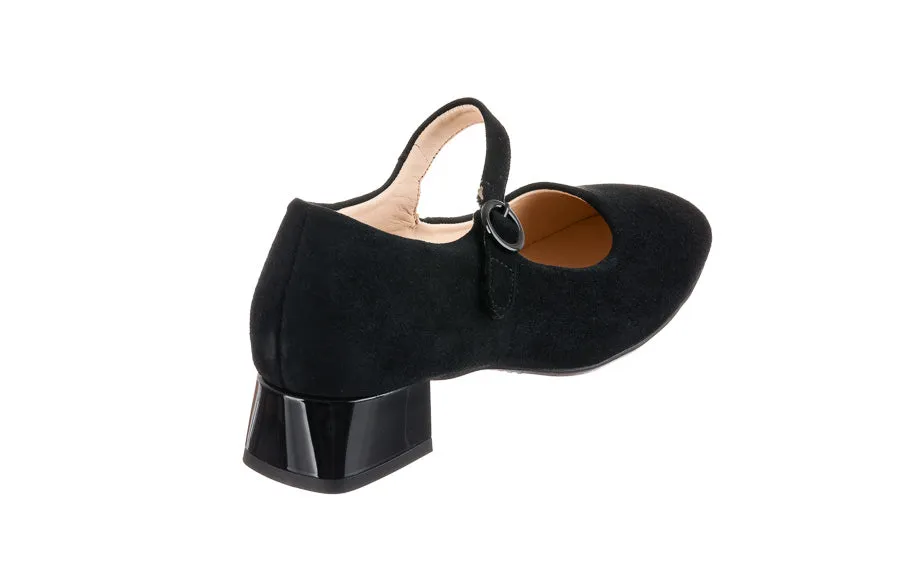 Ara Figurine Black
