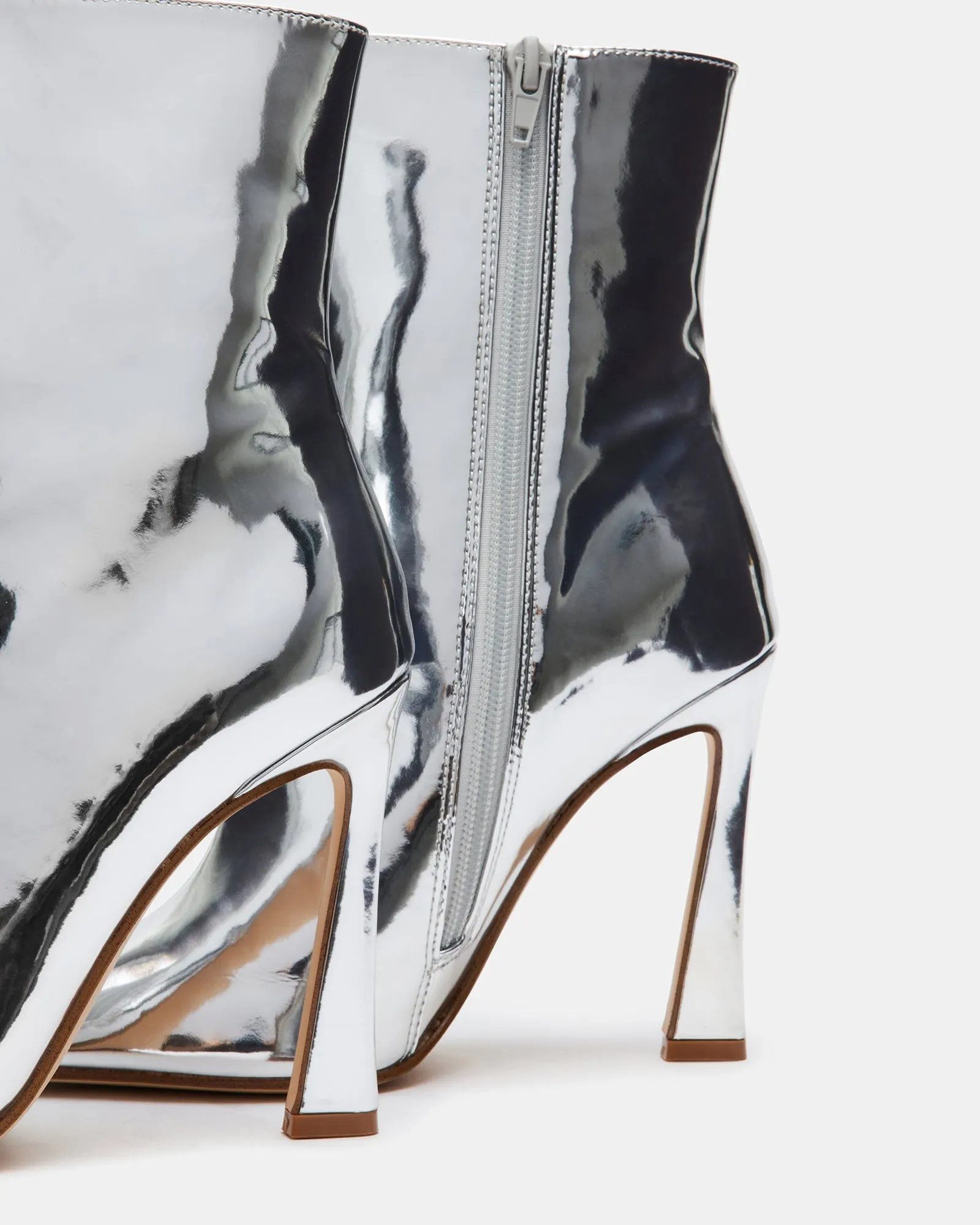 DILARA SILVER - SM REBOOTED