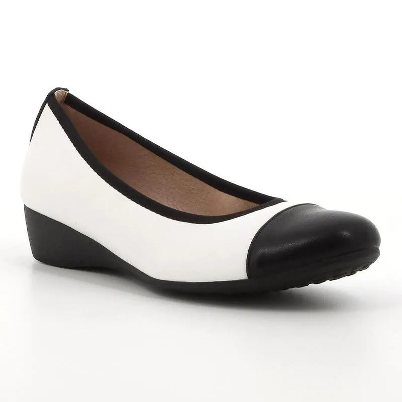 Soft Style By Hush Puppies Rishelle Wedge - White/Black