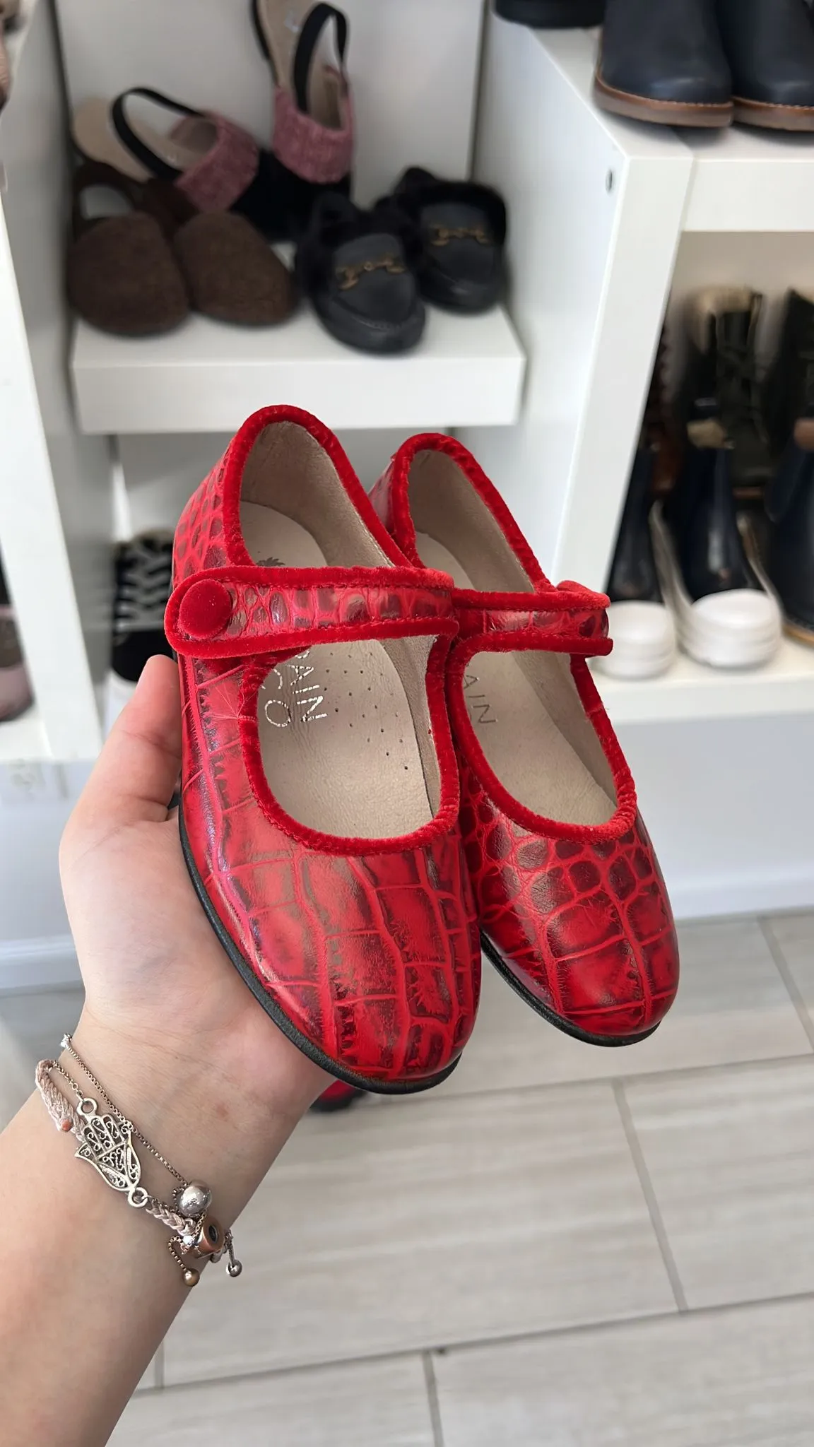 Spain Co Red Croc Velvet Piping Mary Jane